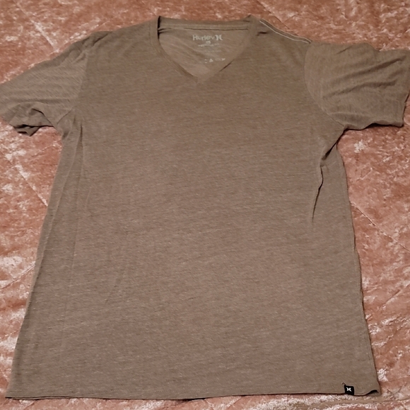 Hurley Other - Hurley Men's Large V-Neck Tee Shirt